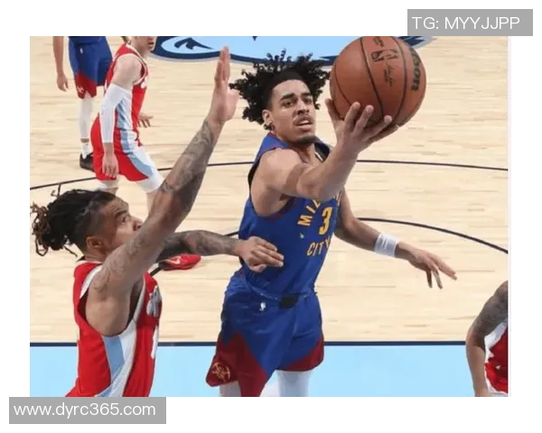 快船在绝境中逆袭灰熊上演惊天逆转全场观众为之震撼